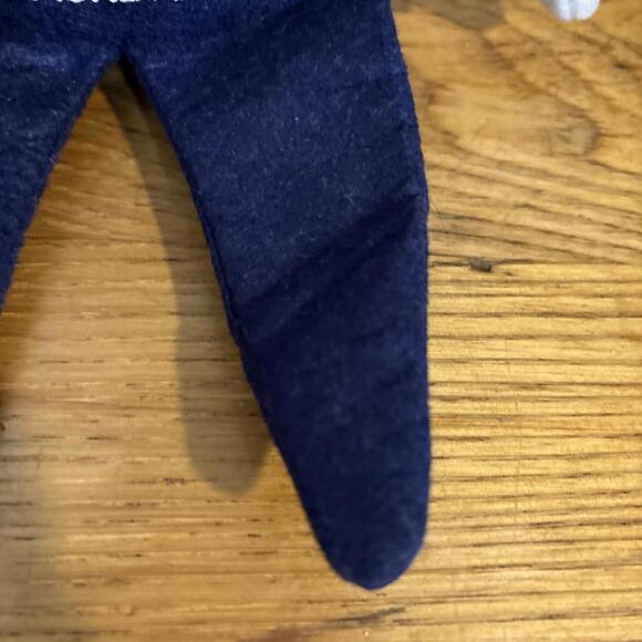 Penn State Nittany Lions Basketball Christmas Fan Giveaway Elf Figure - Picture 4 of 11